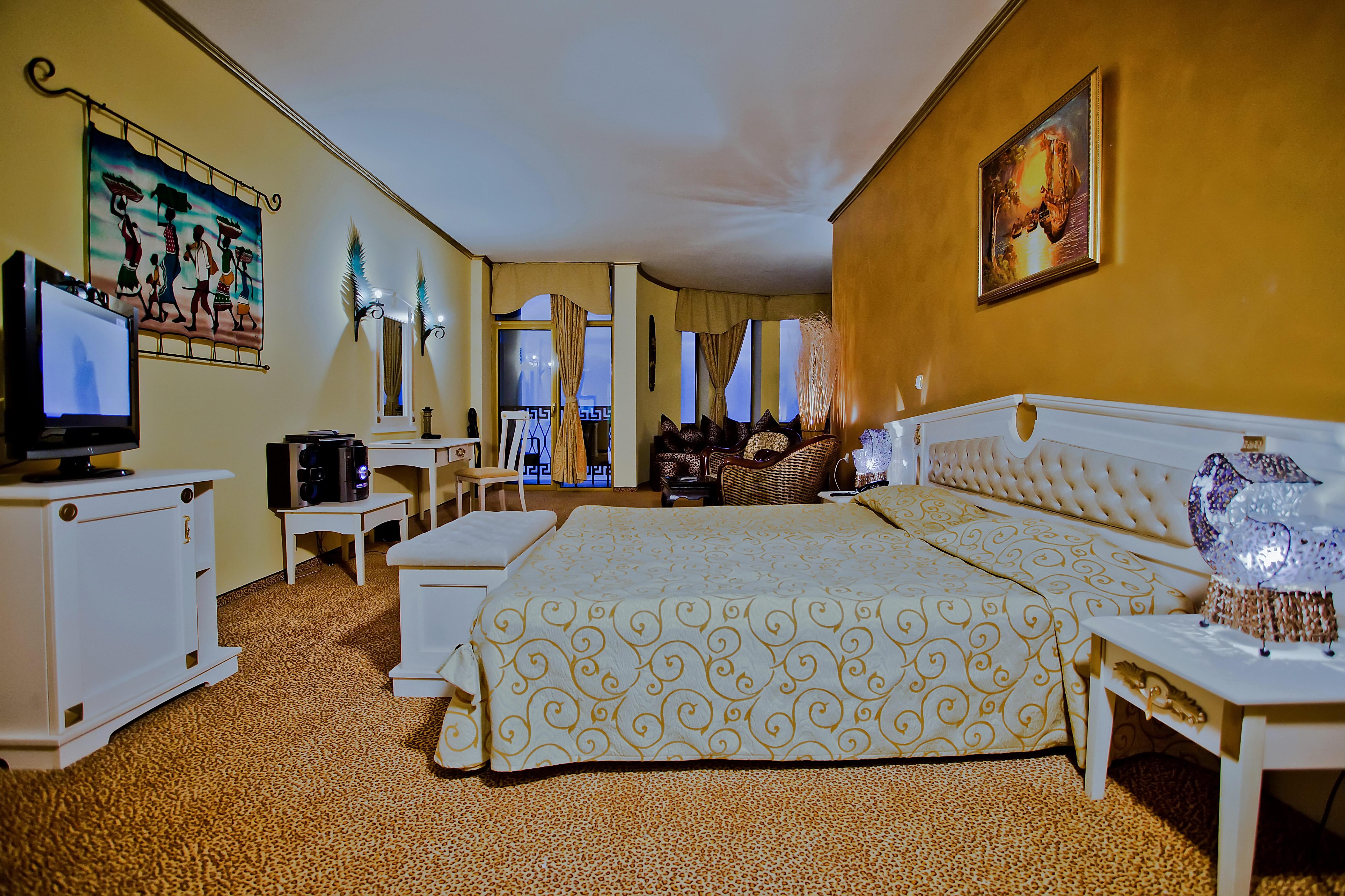 Imperial Palace Hotel Pantai Sunny Luaran gambar A room at the hotel