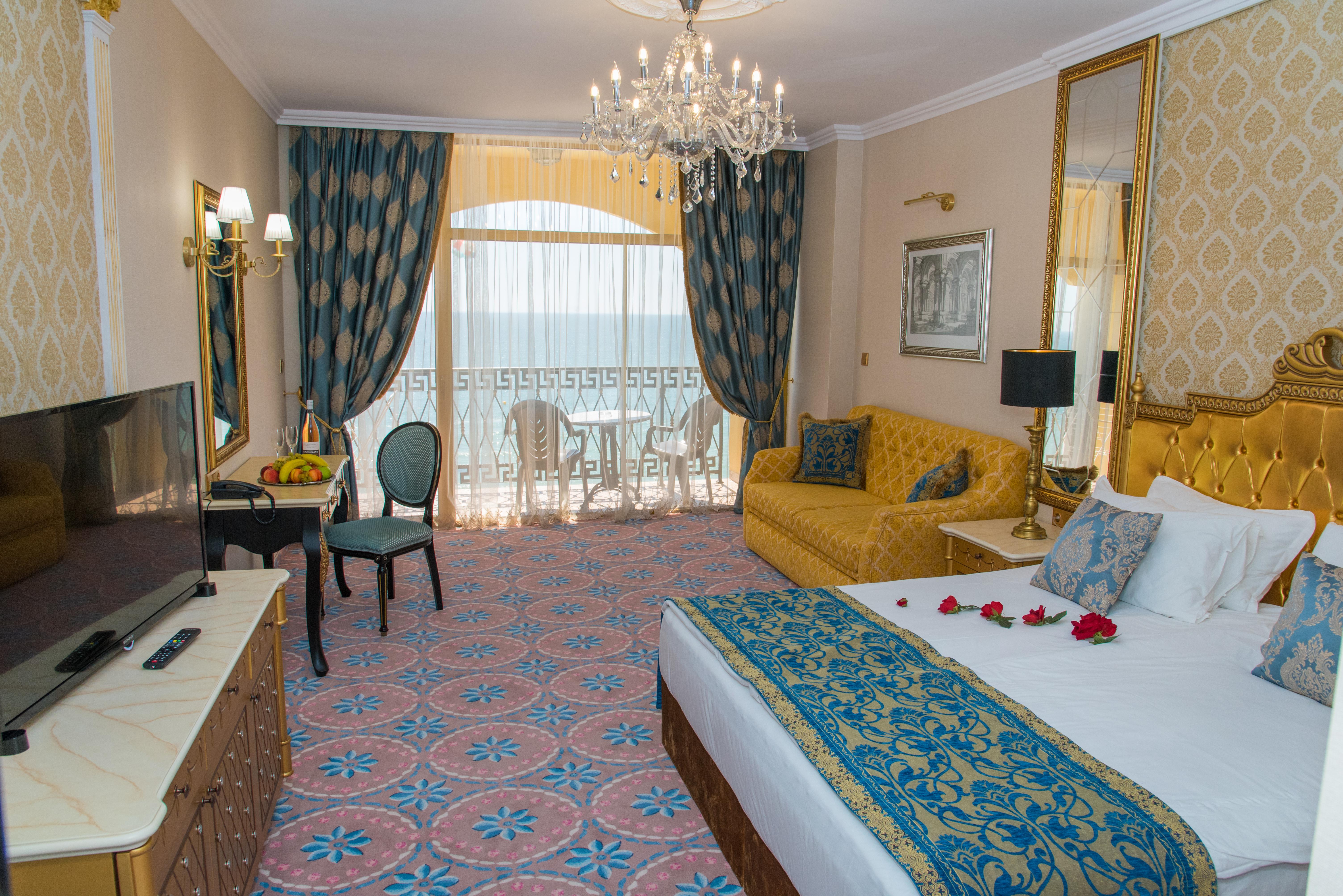 Imperial Palace Hotel Pantai Sunny Luaran gambar A room at the hotel