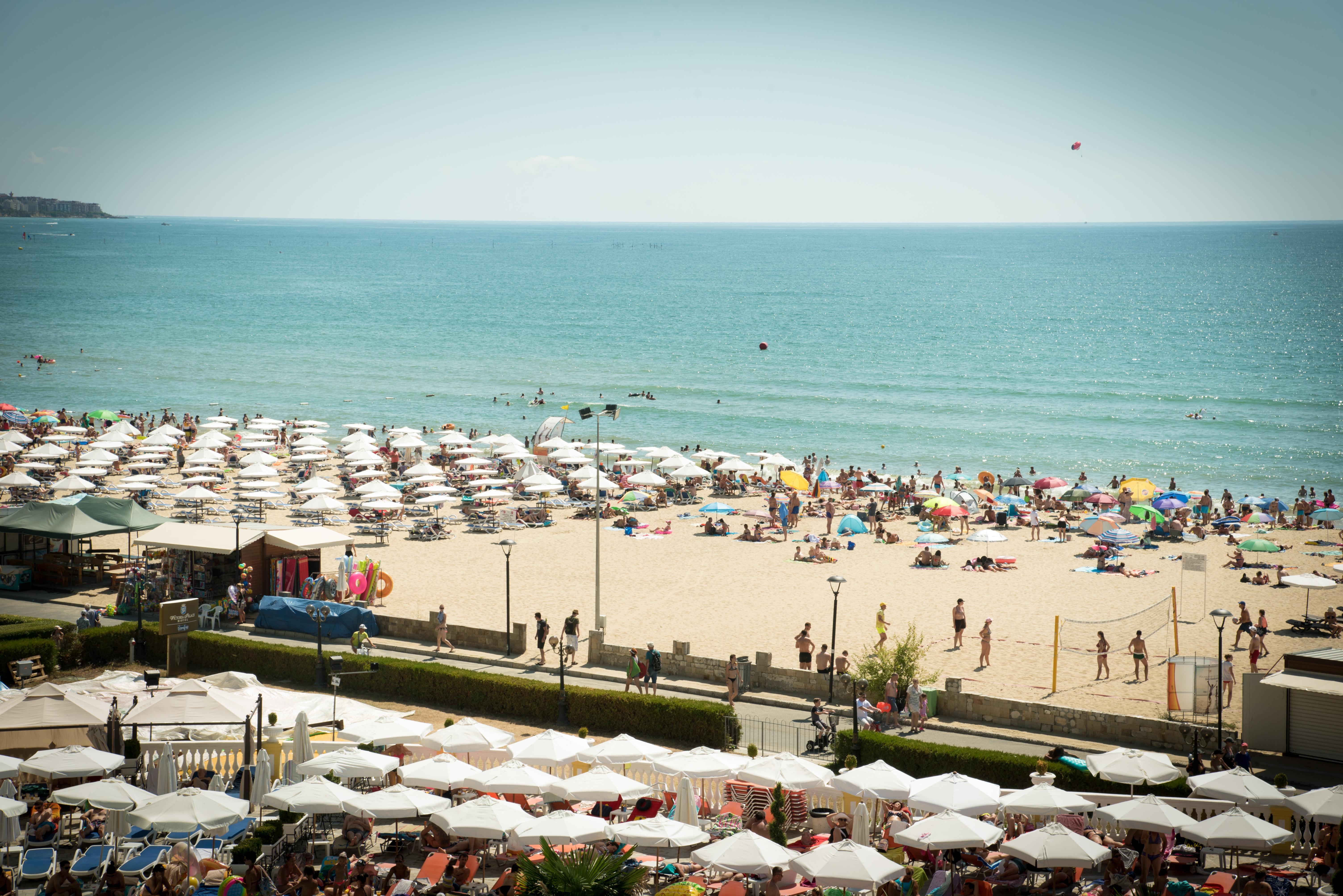 Imperial Palace Hotel Pantai Sunny Luaran gambar The beach at Torre del Greco